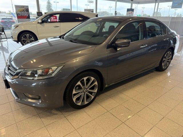 Honda Accord Sedan Vehicle Full-screen Gallery Image 06