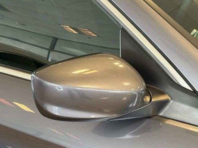 Honda Accord Sedan Vehicle Full-screen Gallery Image 11