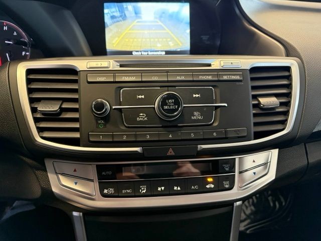 Honda Accord Sedan Vehicle Full-screen Gallery Image 15