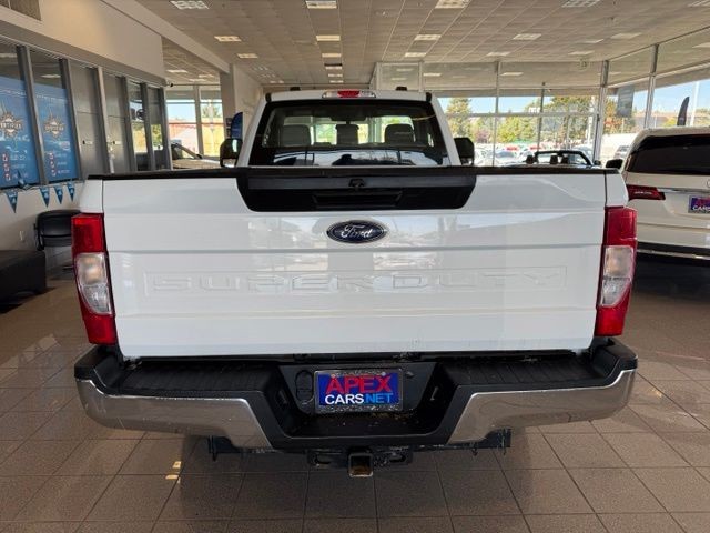 Ford Super Duty F-250 SRW Vehicle Full-screen Gallery Image 03