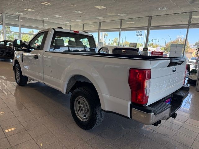 Ford Super Duty F-250 SRW Vehicle Full-screen Gallery Image 05