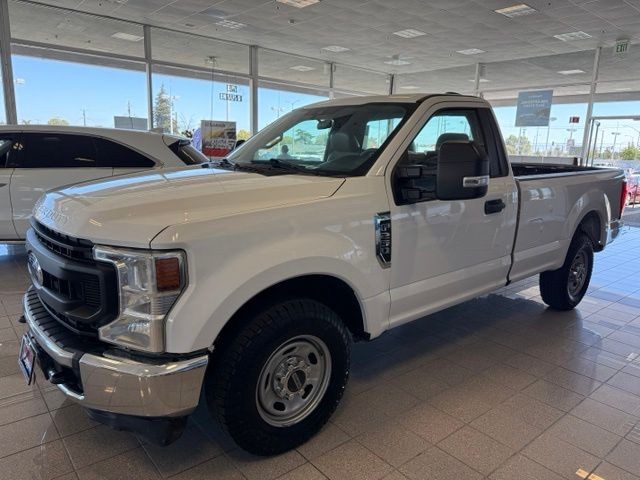Ford Super Duty F-250 SRW Vehicle Full-screen Gallery Image 06