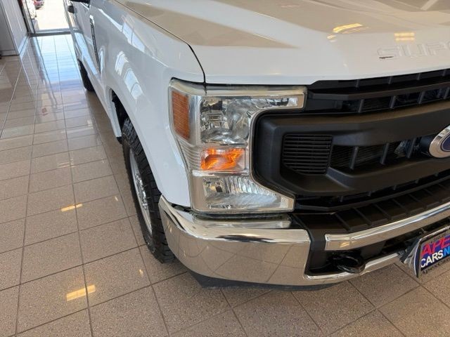 Ford Super Duty F-250 SRW Vehicle Full-screen Gallery Image 08