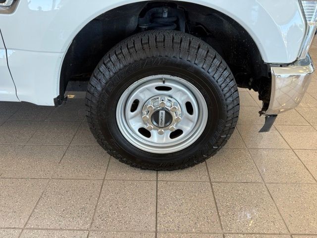 Ford Super Duty F-250 SRW Vehicle Full-screen Gallery Image 10