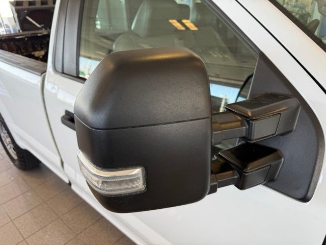Ford Super Duty F-250 SRW Vehicle Full-screen Gallery Image 11