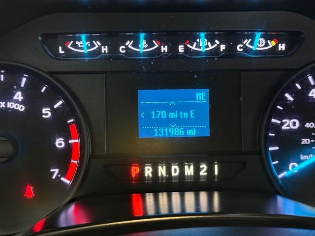 Ford Super Duty F-250 SRW Vehicle Full-screen Gallery Image 12