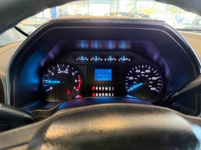 Ford Super Duty F-250 SRW Vehicle Full-screen Gallery Image 13