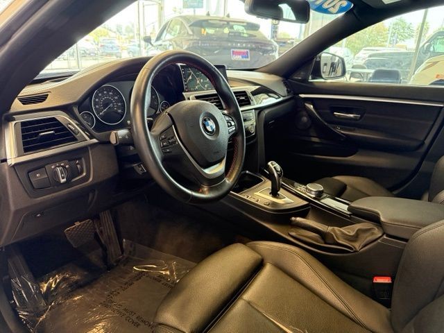 BMW 4 Series Vehicle Full-screen Gallery Image 03