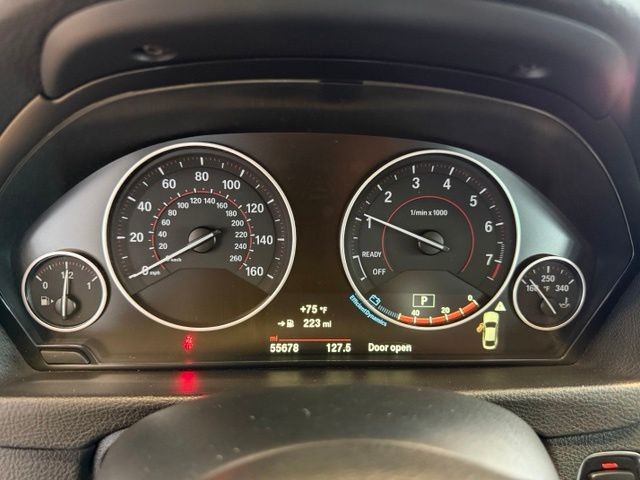 BMW 4 Series Vehicle Full-screen Gallery Image 16