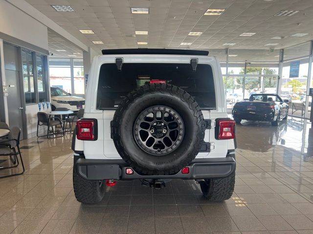 Jeep Wrangler Vehicle Full-screen Gallery Image 11
