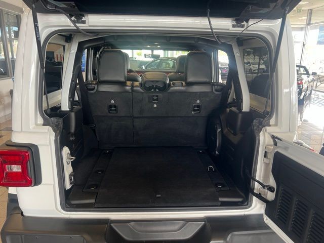 Jeep Wrangler Vehicle Full-screen Gallery Image 12