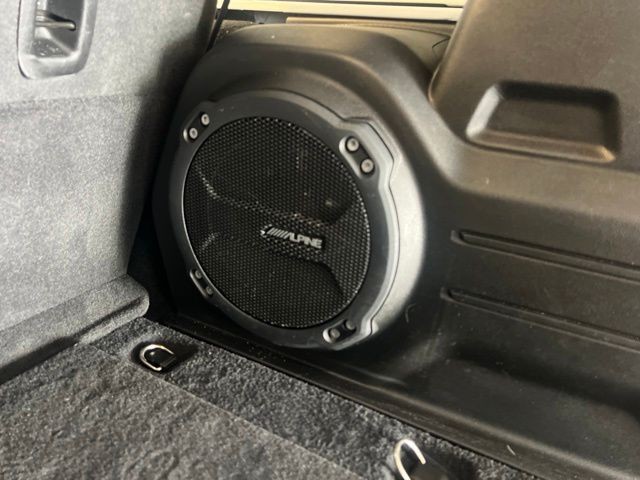 Jeep Wrangler Vehicle Full-screen Gallery Image 13