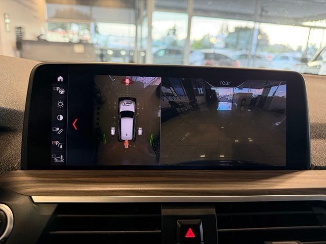 BMW X3 Vehicle Full-screen Gallery Image 13