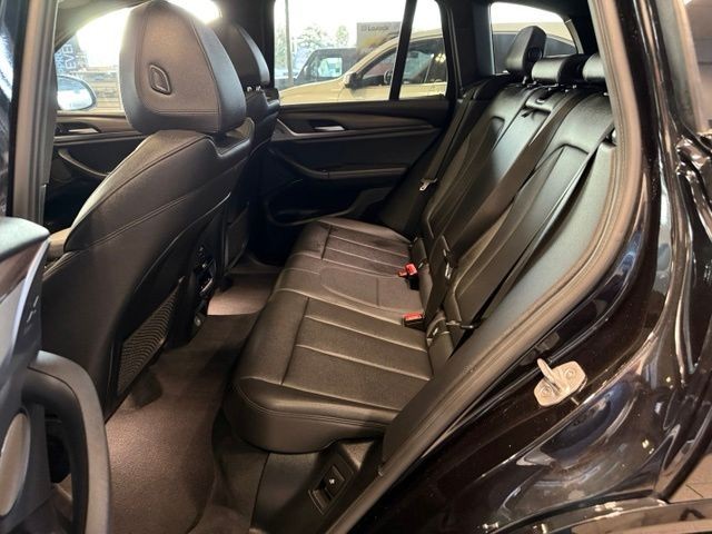 BMW X3 Vehicle Full-screen Gallery Image 20