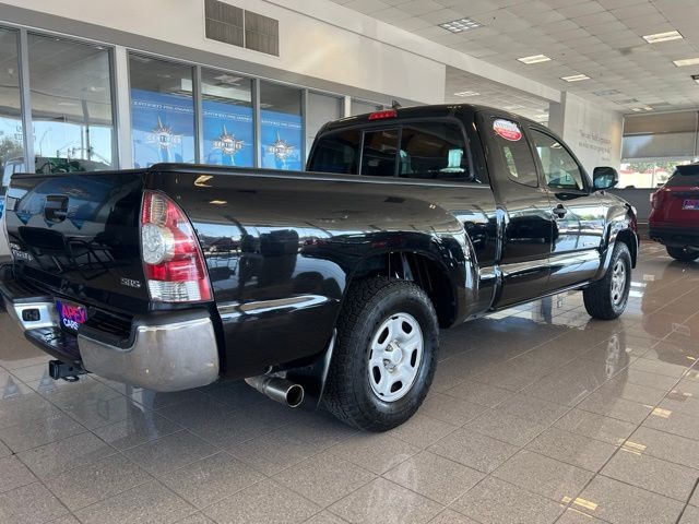 Toyota Tacoma Vehicle Full-screen Gallery Image 06
