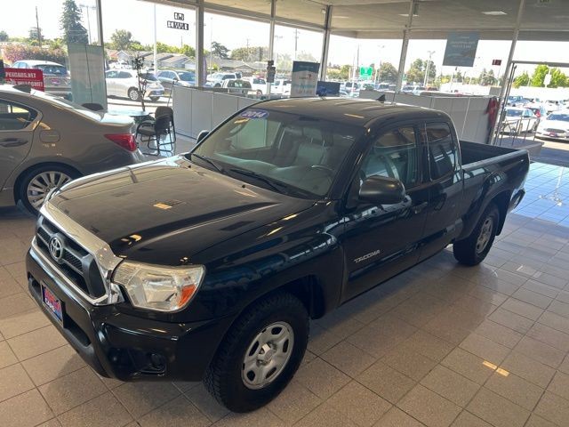 Toyota Tacoma Vehicle Full-screen Gallery Image 13