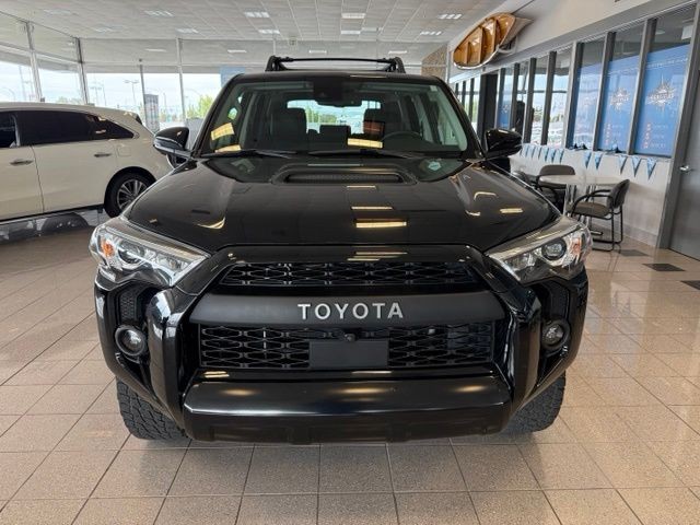 Toyota 4Runner Vehicle Full-screen Gallery Image 10