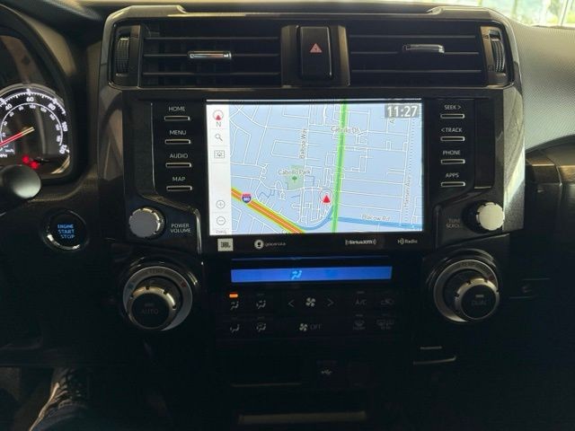 Toyota 4Runner Vehicle Full-screen Gallery Image 17