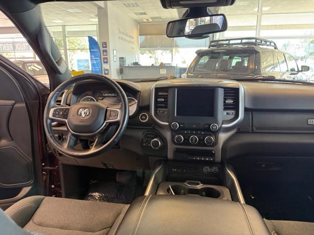 Ram 1500 Vehicle Full-screen Gallery Image 03