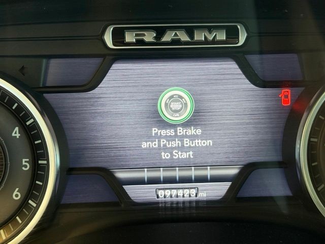 Ram 1500 Vehicle Full-screen Gallery Image 16