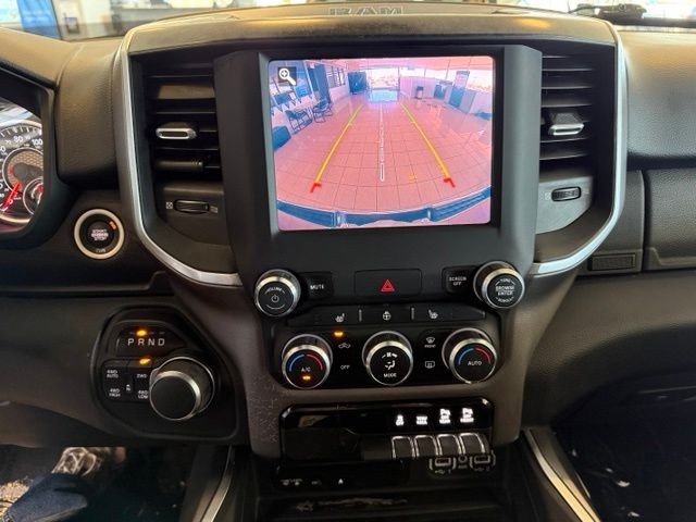 Ram 1500 Vehicle Full-screen Gallery Image 19