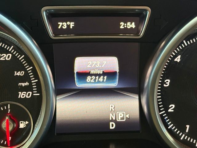 Mercedes-Benz GLE Vehicle Full-screen Gallery Image 13