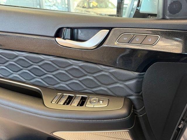 Hyundai Palisade Vehicle Full-screen Gallery Image 19