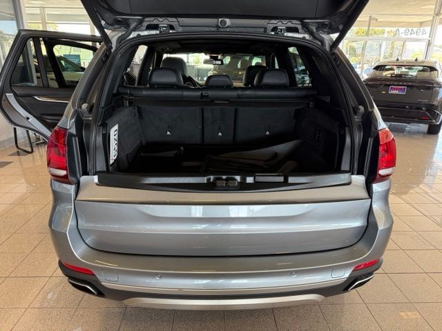 BMW X5 Vehicle Full-screen Gallery Image 04
