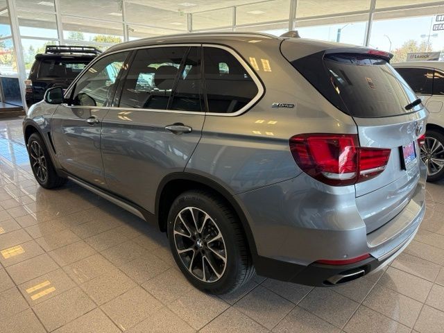 BMW X5 Vehicle Full-screen Gallery Image 09