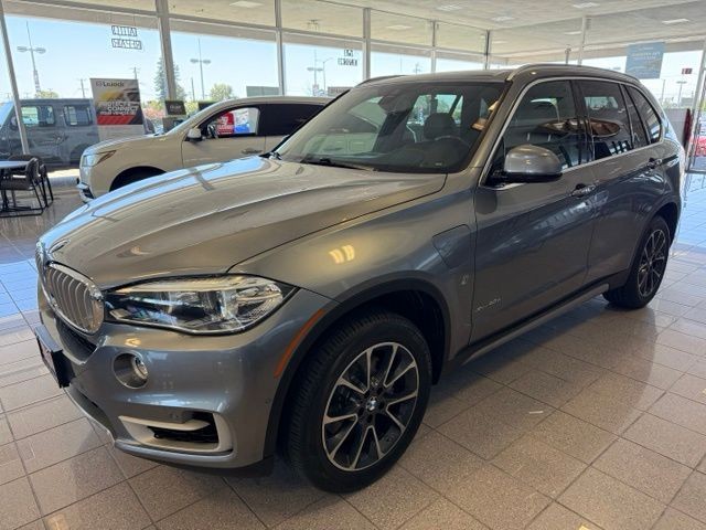 BMW X5 Vehicle Full-screen Gallery Image 10