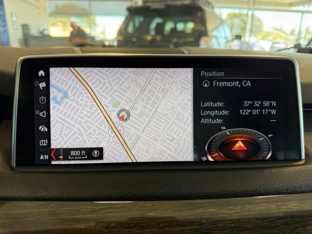 BMW X5 Vehicle Full-screen Gallery Image 19
