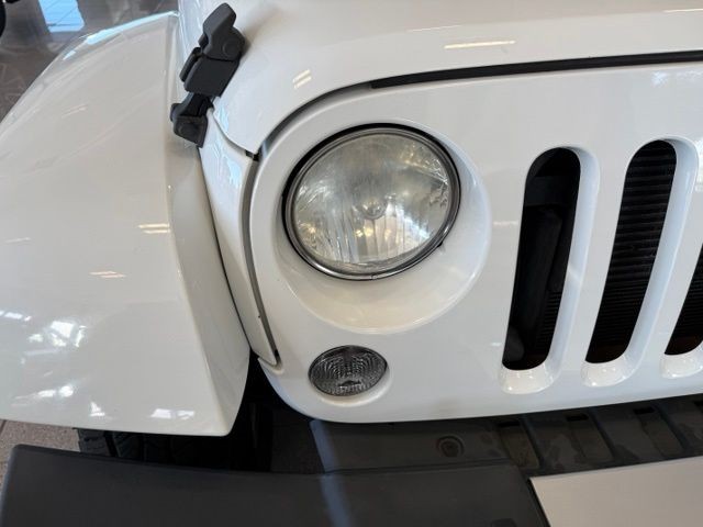 Jeep Wrangler Unlimited Vehicle Full-screen Gallery Image 09