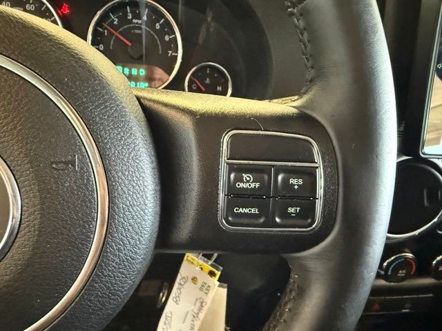 Jeep Wrangler Unlimited Vehicle Full-screen Gallery Image 16