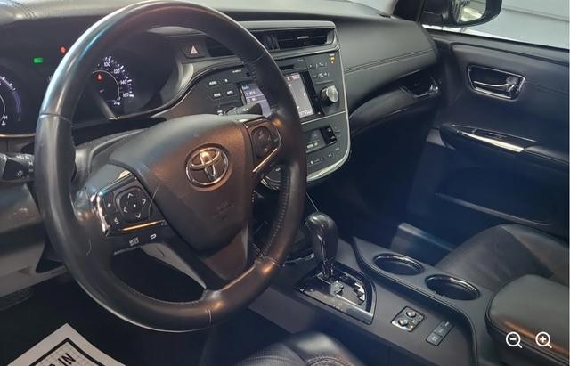 Toyota Avalon Hybrid Vehicle Full-screen Gallery Image 02