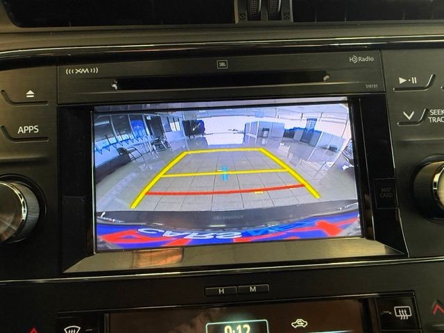Toyota Avalon Hybrid Vehicle Full-screen Gallery Image 17