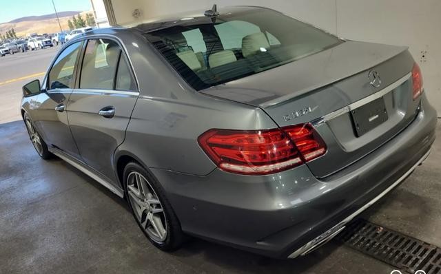 Mercedes-Benz E-Class Vehicle Full-screen Gallery Image 02