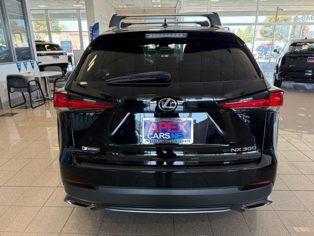 Lexus NX Vehicle Full-screen Gallery Image 04