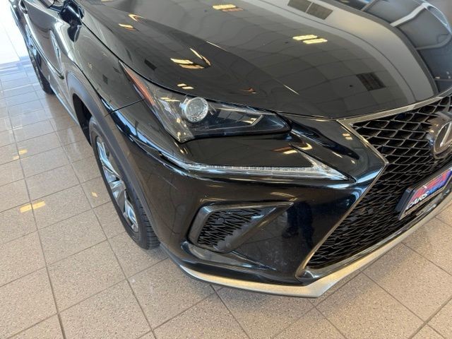 Lexus NX Vehicle Full-screen Gallery Image 08