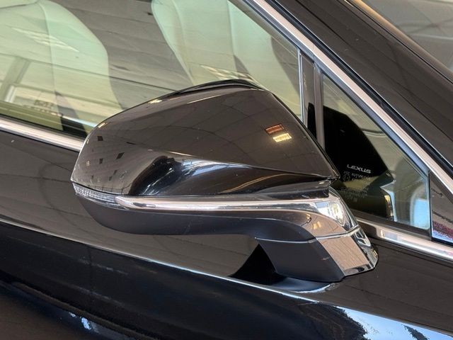 Lexus NX Vehicle Full-screen Gallery Image 11