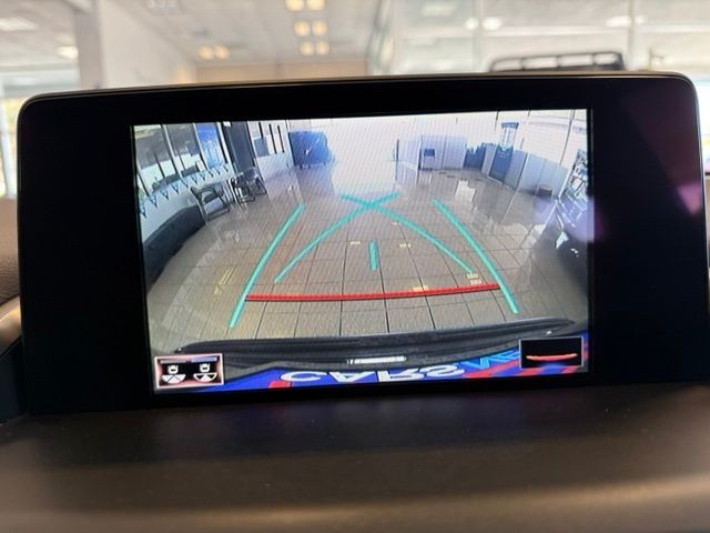 Lexus NX Vehicle Full-screen Gallery Image 15