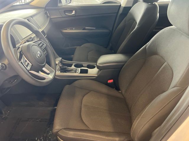 Kia Optima Vehicle Full-screen Gallery Image 05