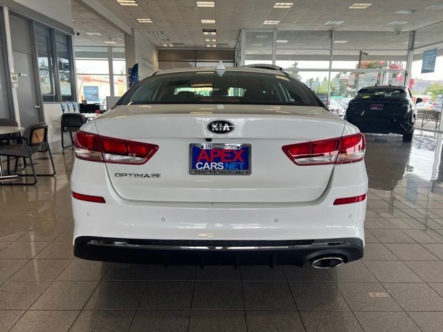Kia Optima Vehicle Full-screen Gallery Image 11