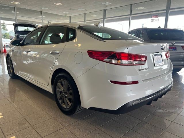 Kia Optima Vehicle Full-screen Gallery Image 14
