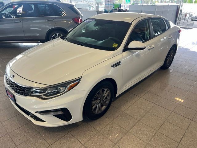 Kia Optima Vehicle Full-screen Gallery Image 16