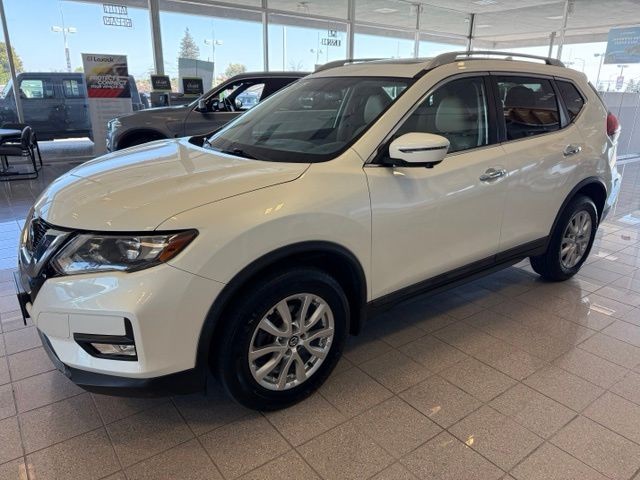 Nissan Rogue Vehicle Full-screen Gallery Image 07