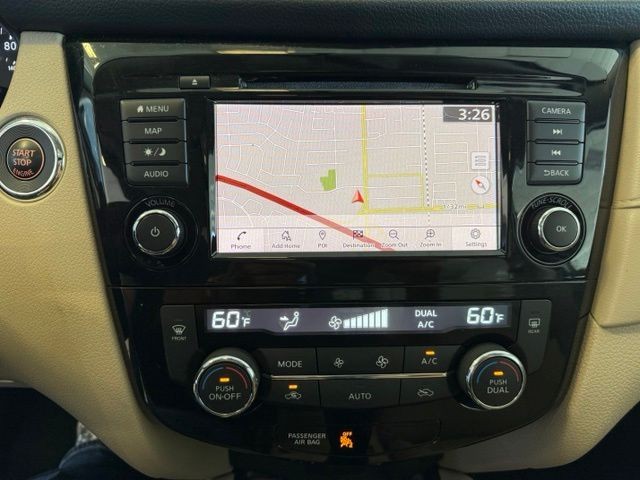 Nissan Rogue Vehicle Full-screen Gallery Image 14