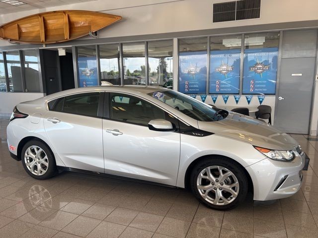 Chevrolet Volt Vehicle Full-screen Gallery Image 03