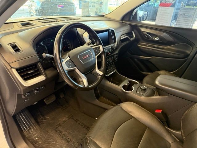 GMC Terrain Vehicle Full-screen Gallery Image 02