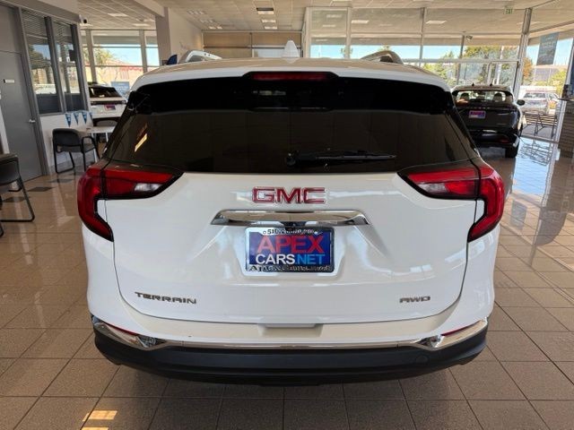 GMC Terrain Vehicle Full-screen Gallery Image 04