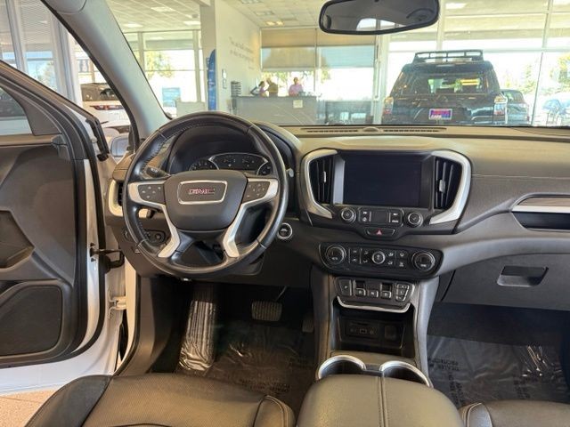 GMC Terrain Vehicle Full-screen Gallery Image 05